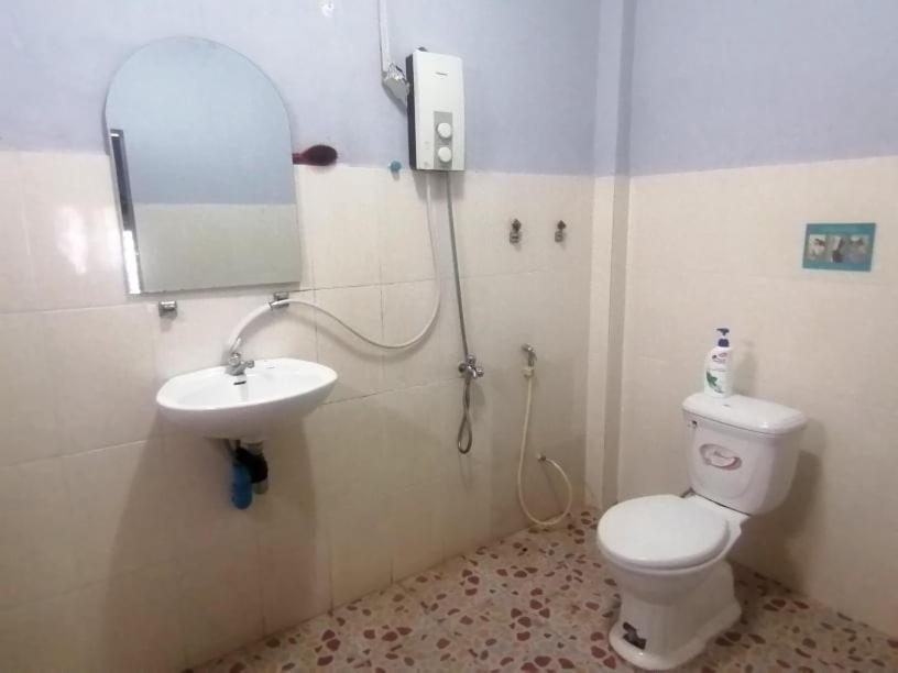 Tortuga Guesthouse Кампот Екстериор снимка