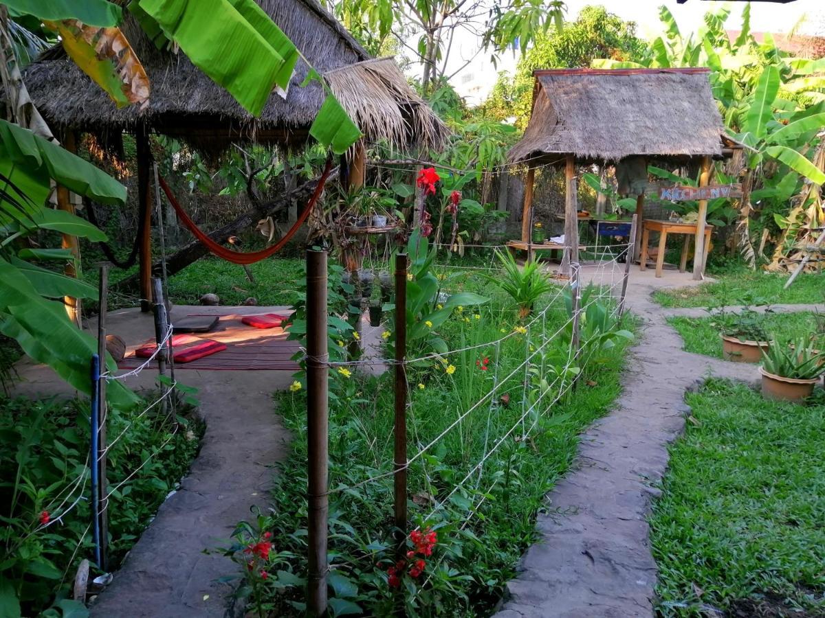 Tortuga Guesthouse Кампот Екстериор снимка