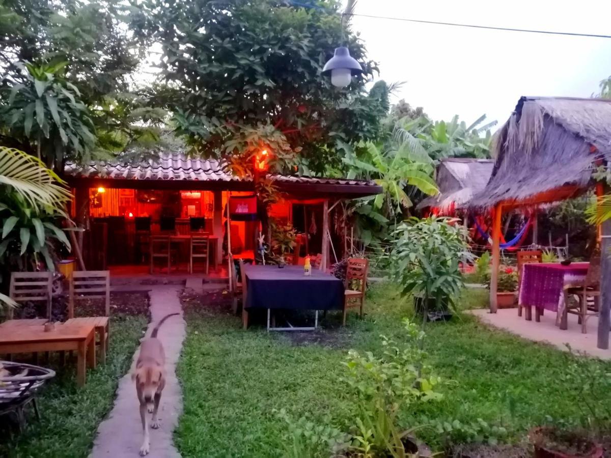 Tortuga Guesthouse Кампот Екстериор снимка
