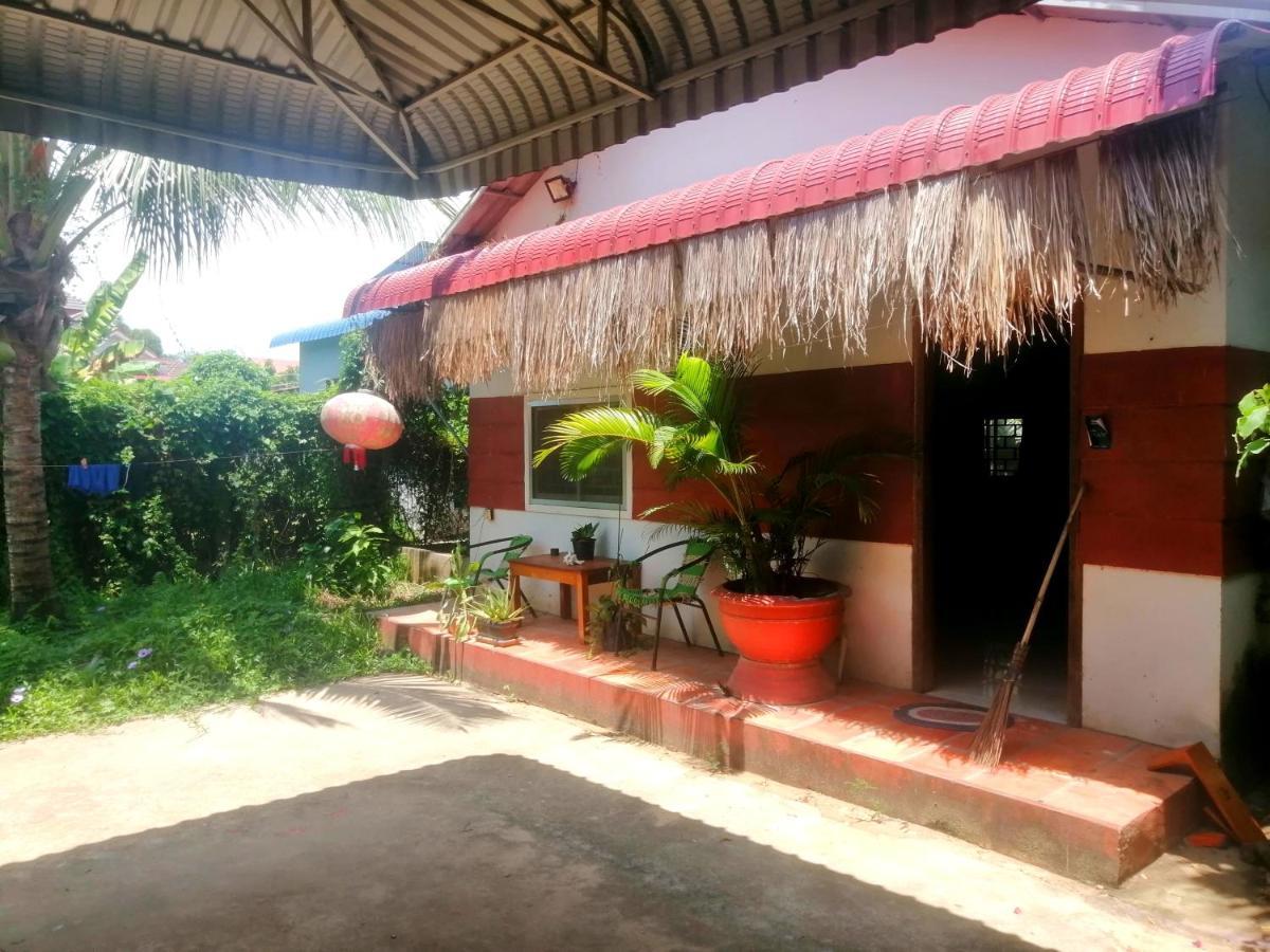 Tortuga Guesthouse Кампот Екстериор снимка